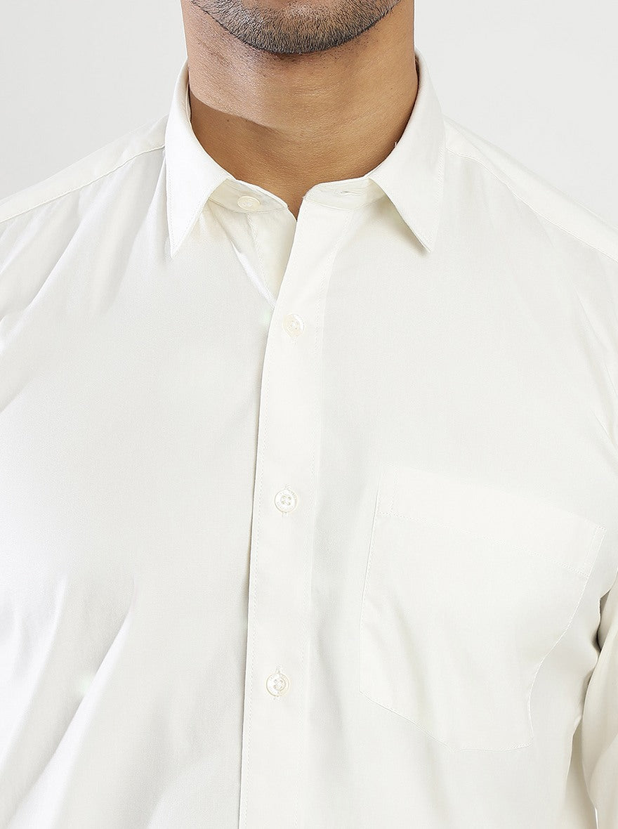 Off White Solid Slim Fit Semi Casual Shirt | Pehervi