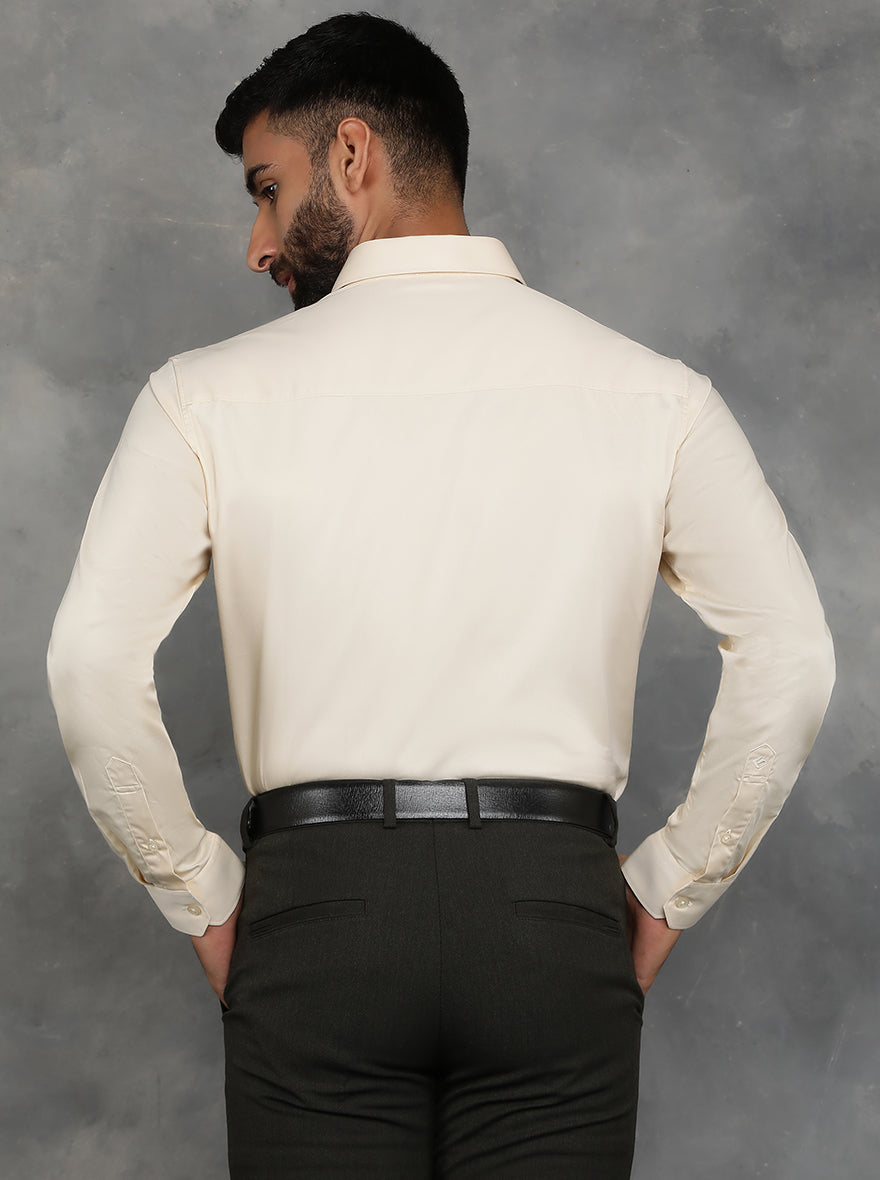 Cream Solid Slim Fit Casual Shirt | pehervi