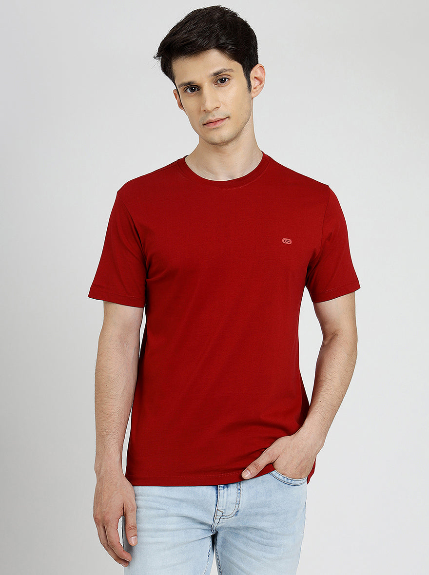 Maroon Solid Slim Fit T-Shirt | pehervi