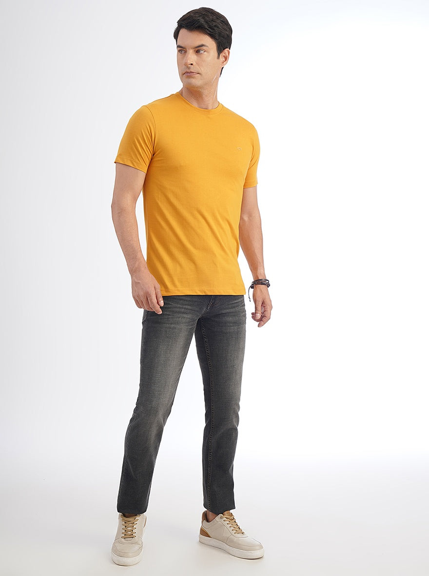 Yellow Solid Slim Fit T-Shirt | pehervi