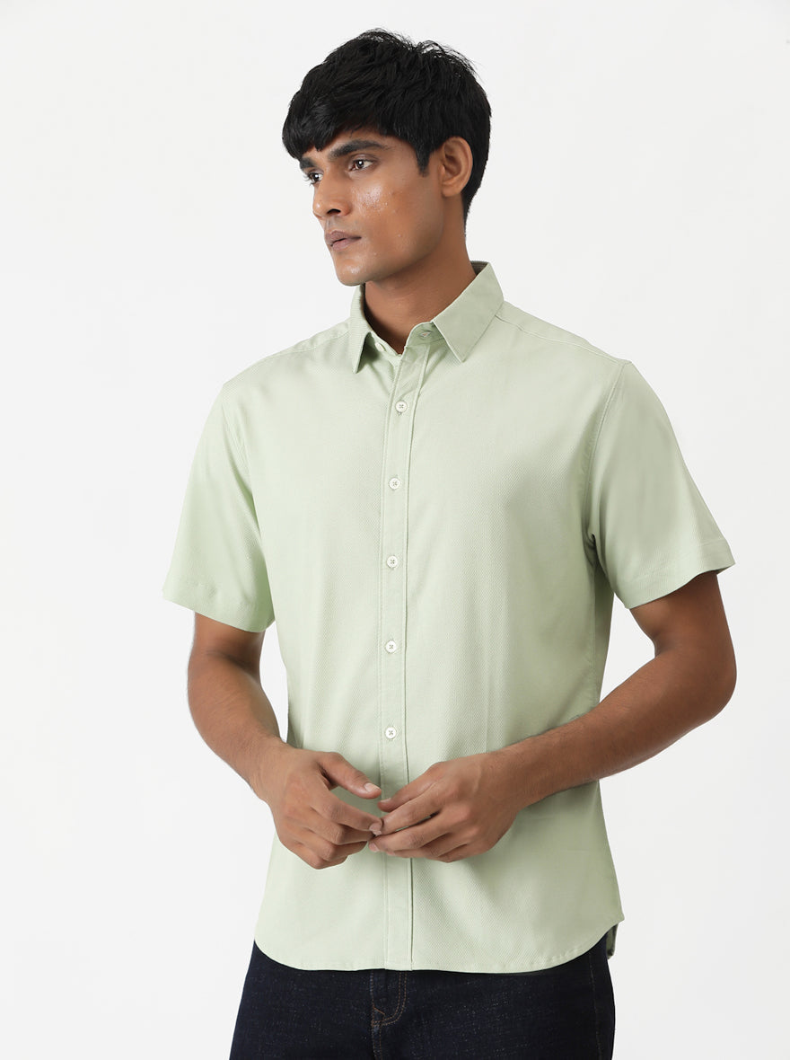 Light Green Solid Slim Fit Casual Shirt | pehervi