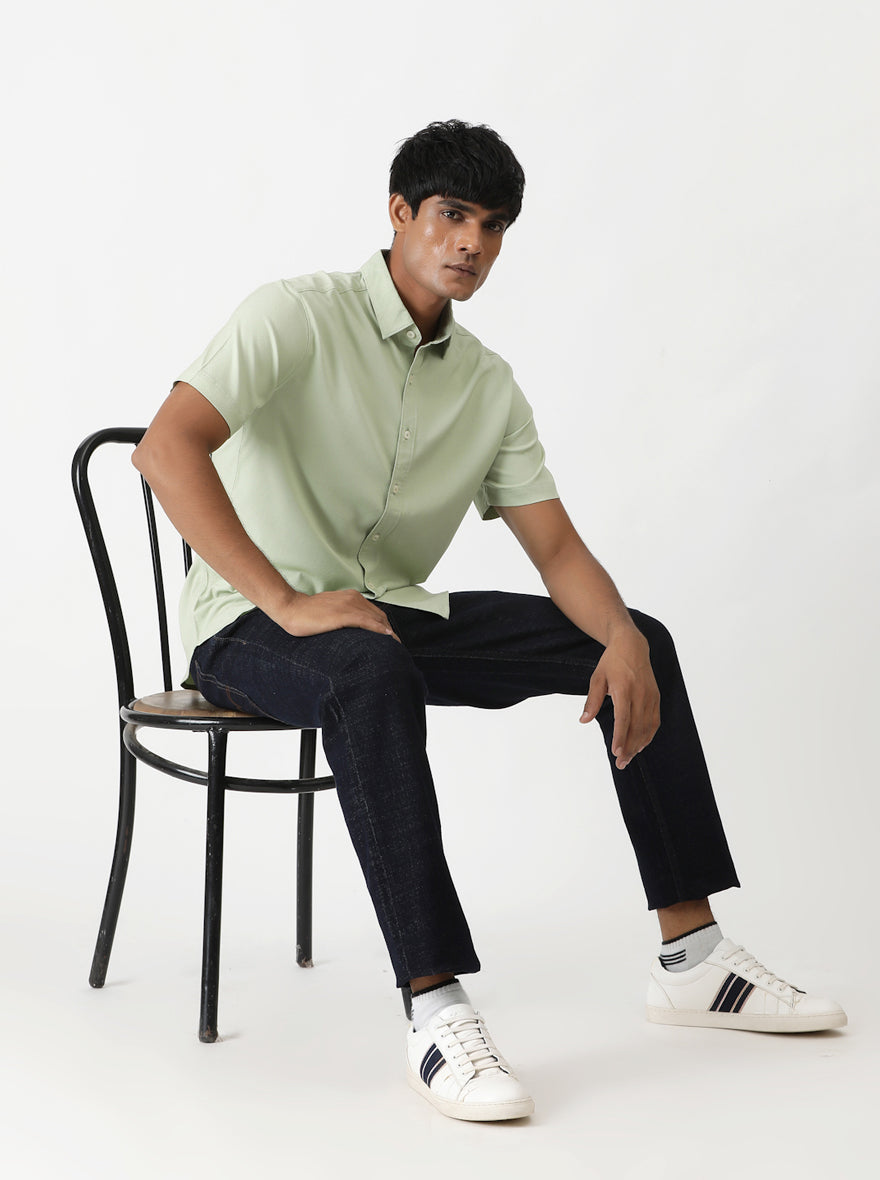 Light Green Solid Slim Fit Casual Shirt | pehervi