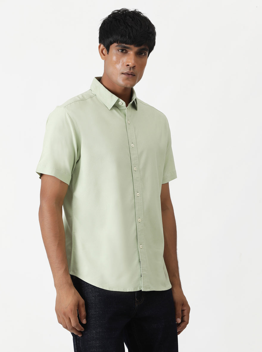 Light Green Solid Slim Fit Casual Shirt | pehervi