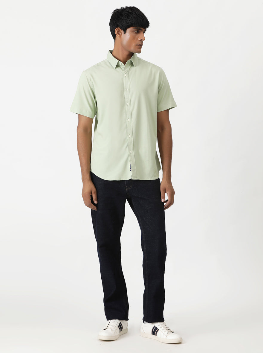 Light Green Solid Slim Fit Casual Shirt | pehervi