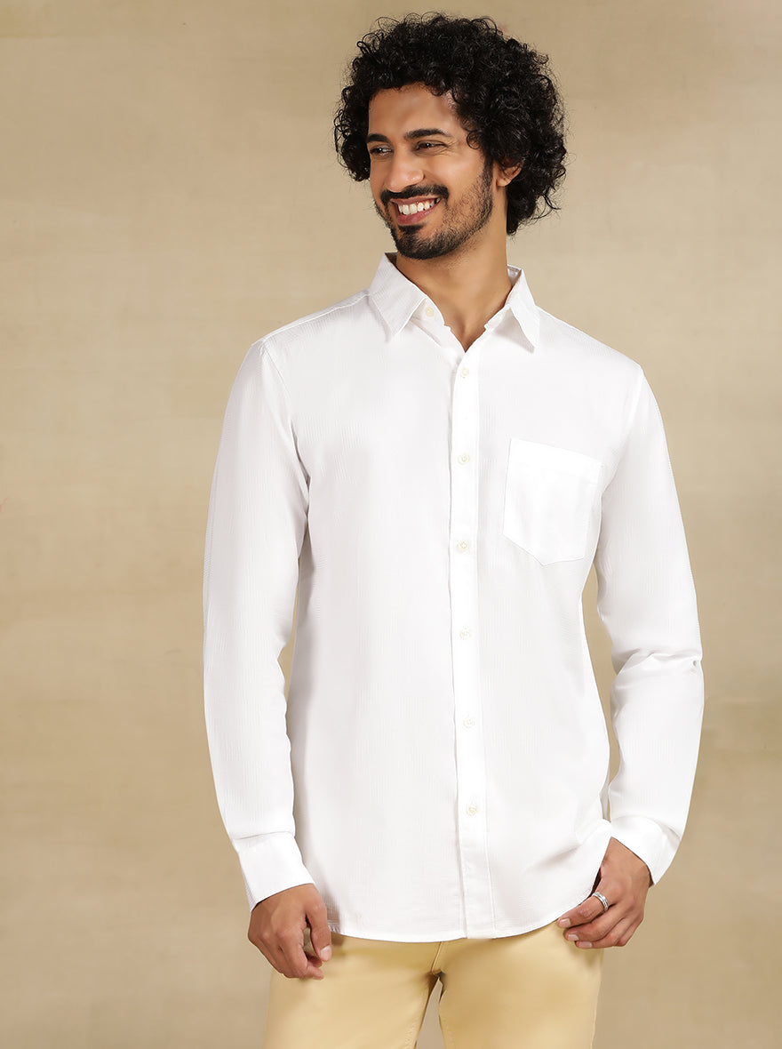 White Solid Slim Fit Casual Shirt | pehervi