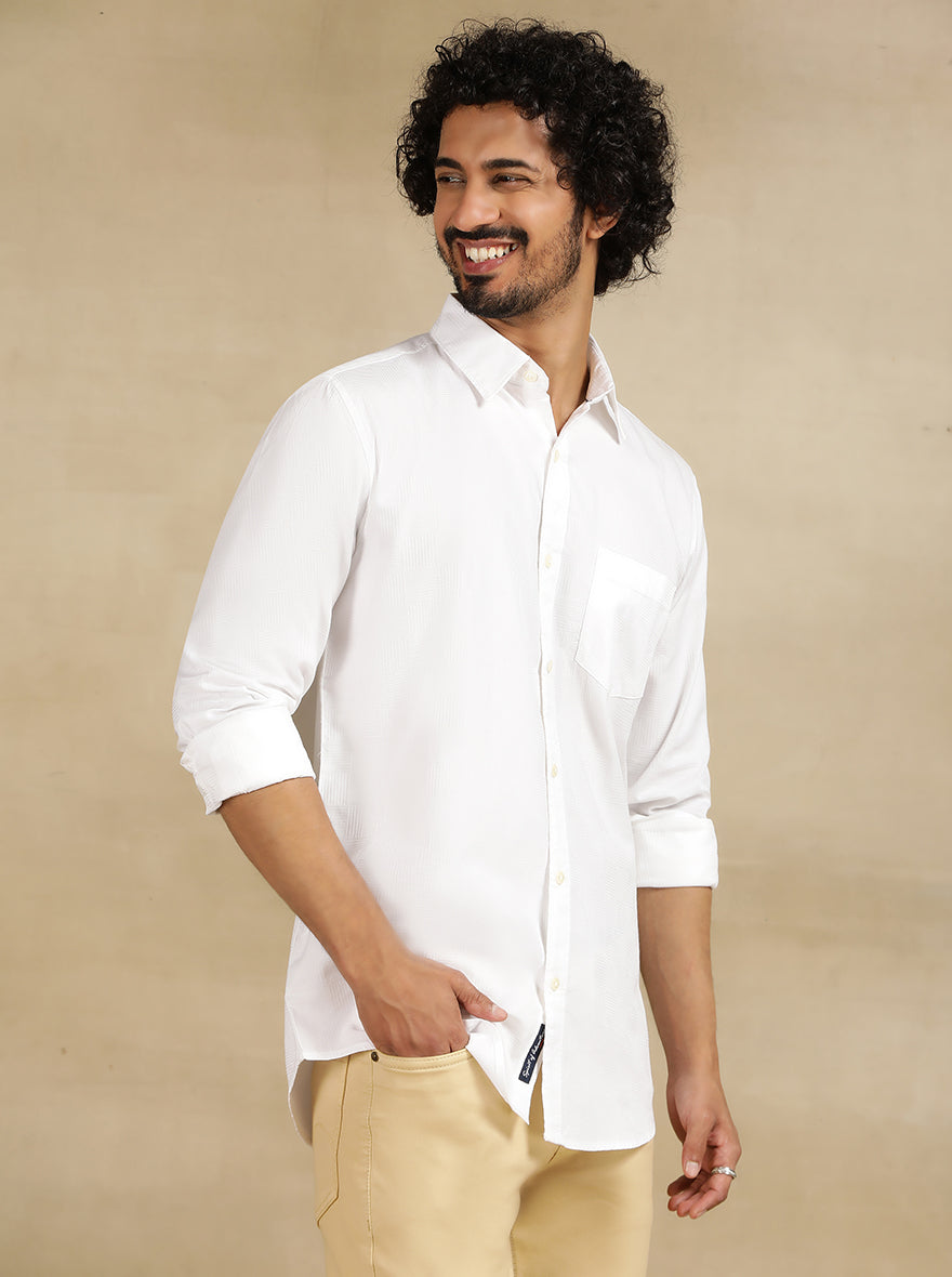White Solid Slim Fit Casual Shirt | pehervi