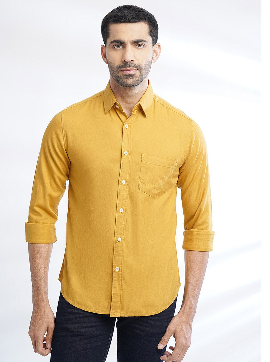 Yellow Solid Slim Fit Casual Shirt | pehervi
