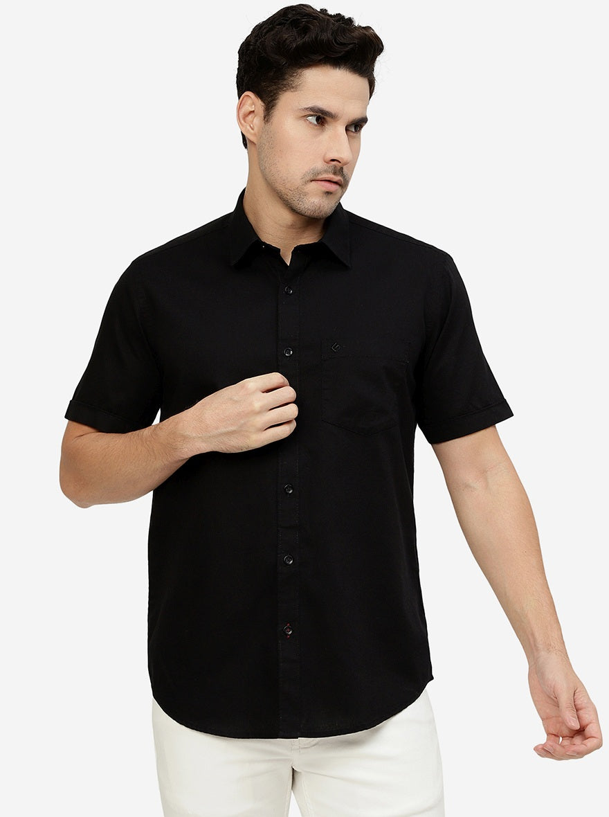 Black Solid Smart Fit Semi Casual Shirt | Pehervi