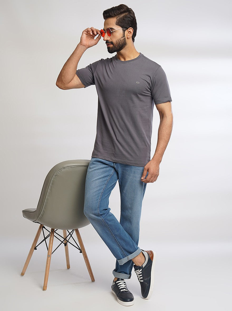 Dark Grey Solid Slim Fit T-Shirt | pehervi