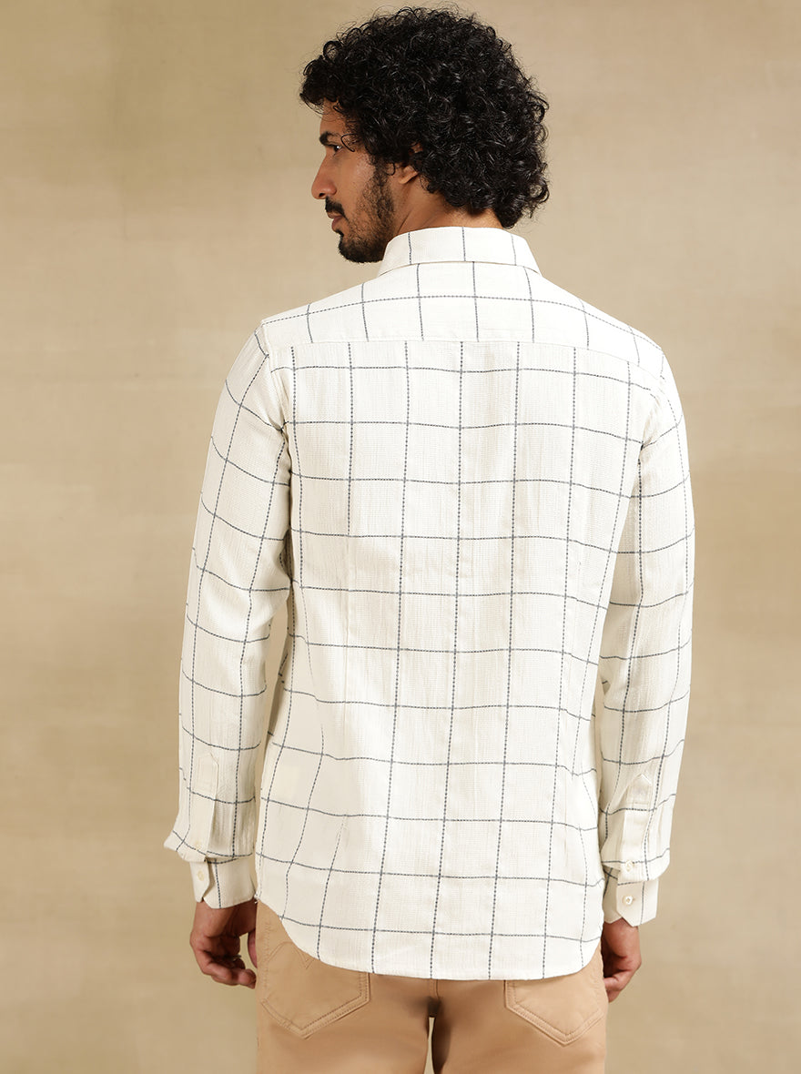 Off White Checked Slim Fit Casual Shirt | pehervi