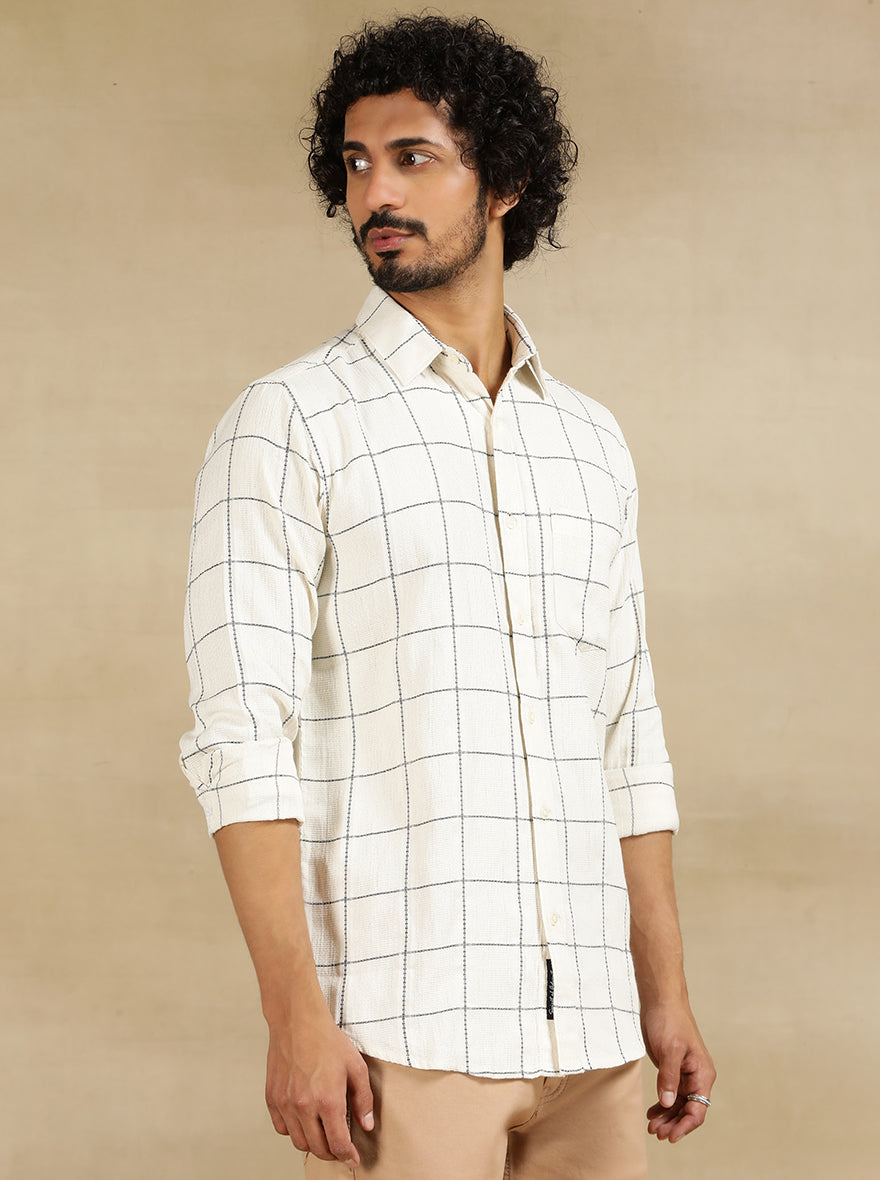 Off White Checked Slim Fit Casual Shirt | pehervi