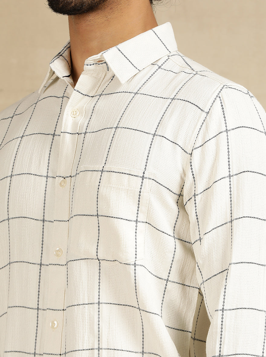 Off White Checked Slim Fit Casual Shirt | pehervi