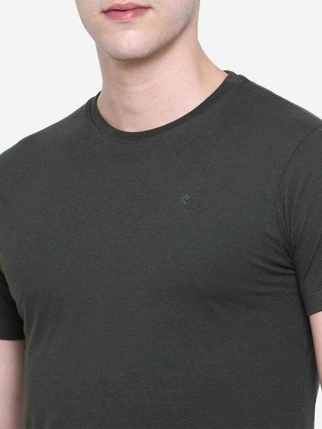 Olive Solid Slim Fit T-Shirt | pehervi
