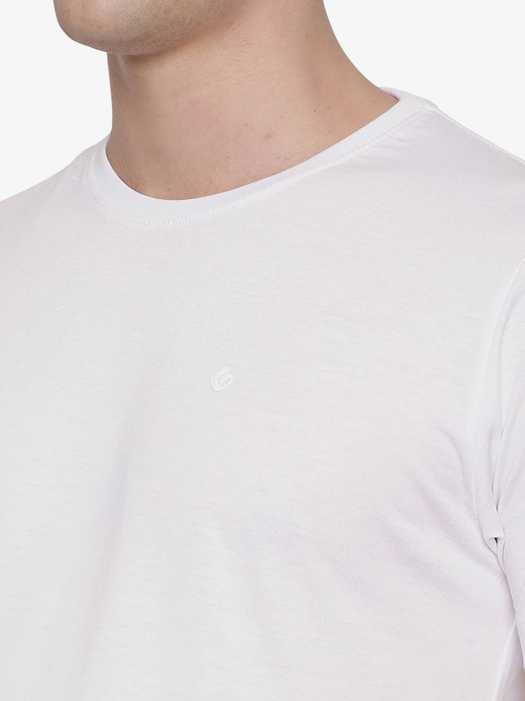 White Solid Slim Fit T-Shirt | pehervi