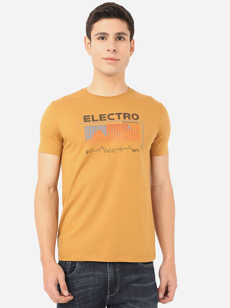 Honey Mustard Printed Slim Fit T-Shirt | pehervi