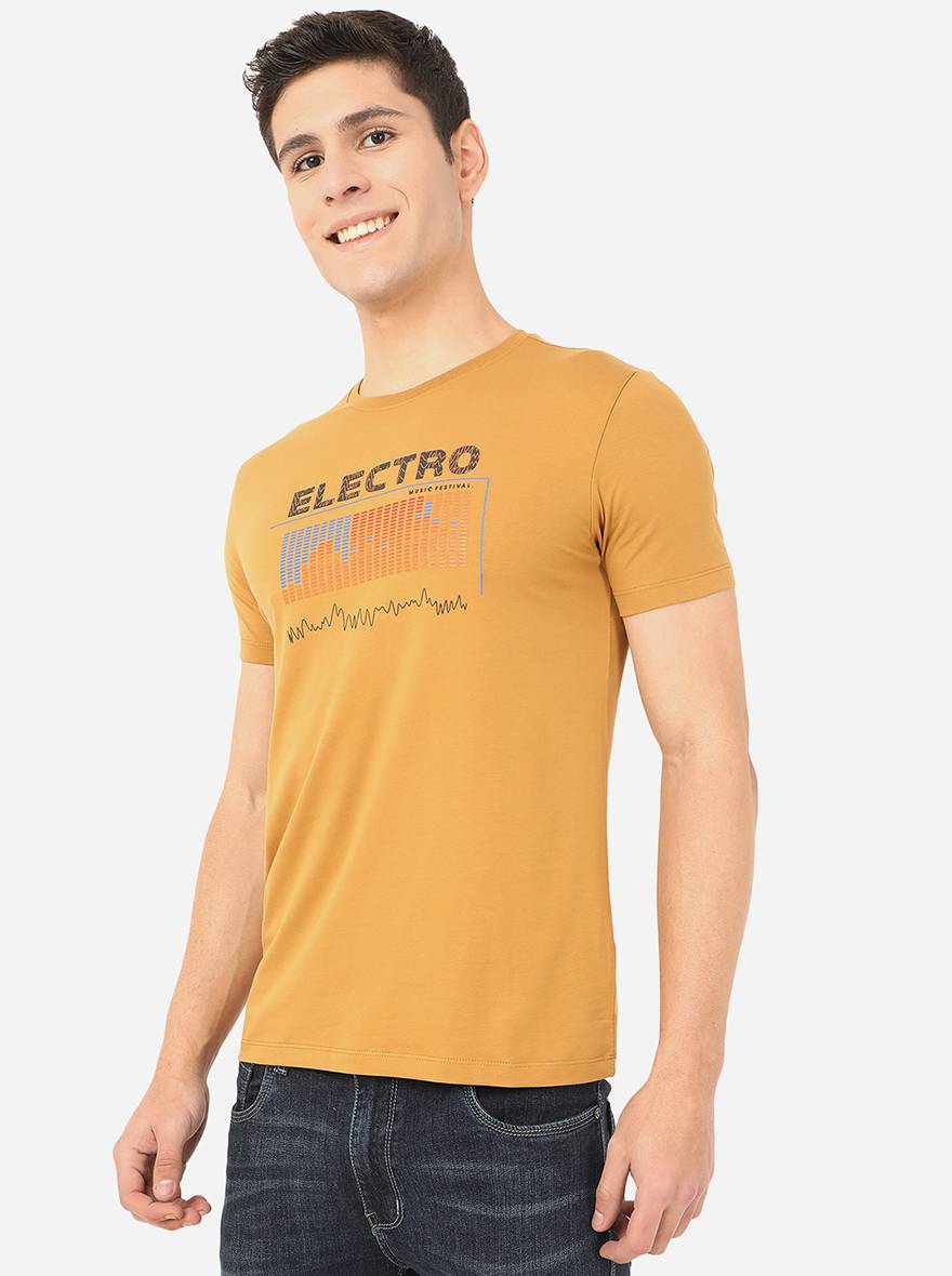 Honey Mustard Printed Slim Fit T-Shirt | pehervi