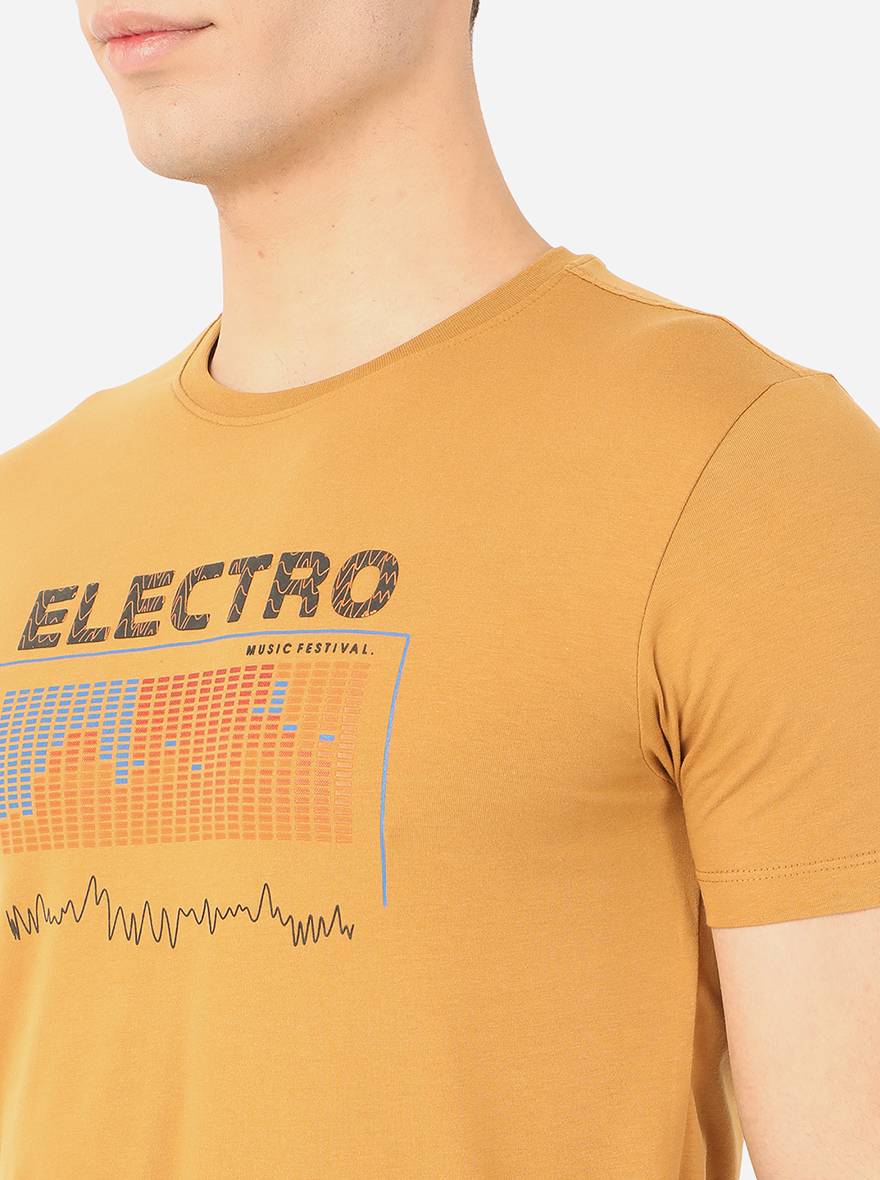 Honey Mustard Printed Slim Fit T-Shirt | pehervi