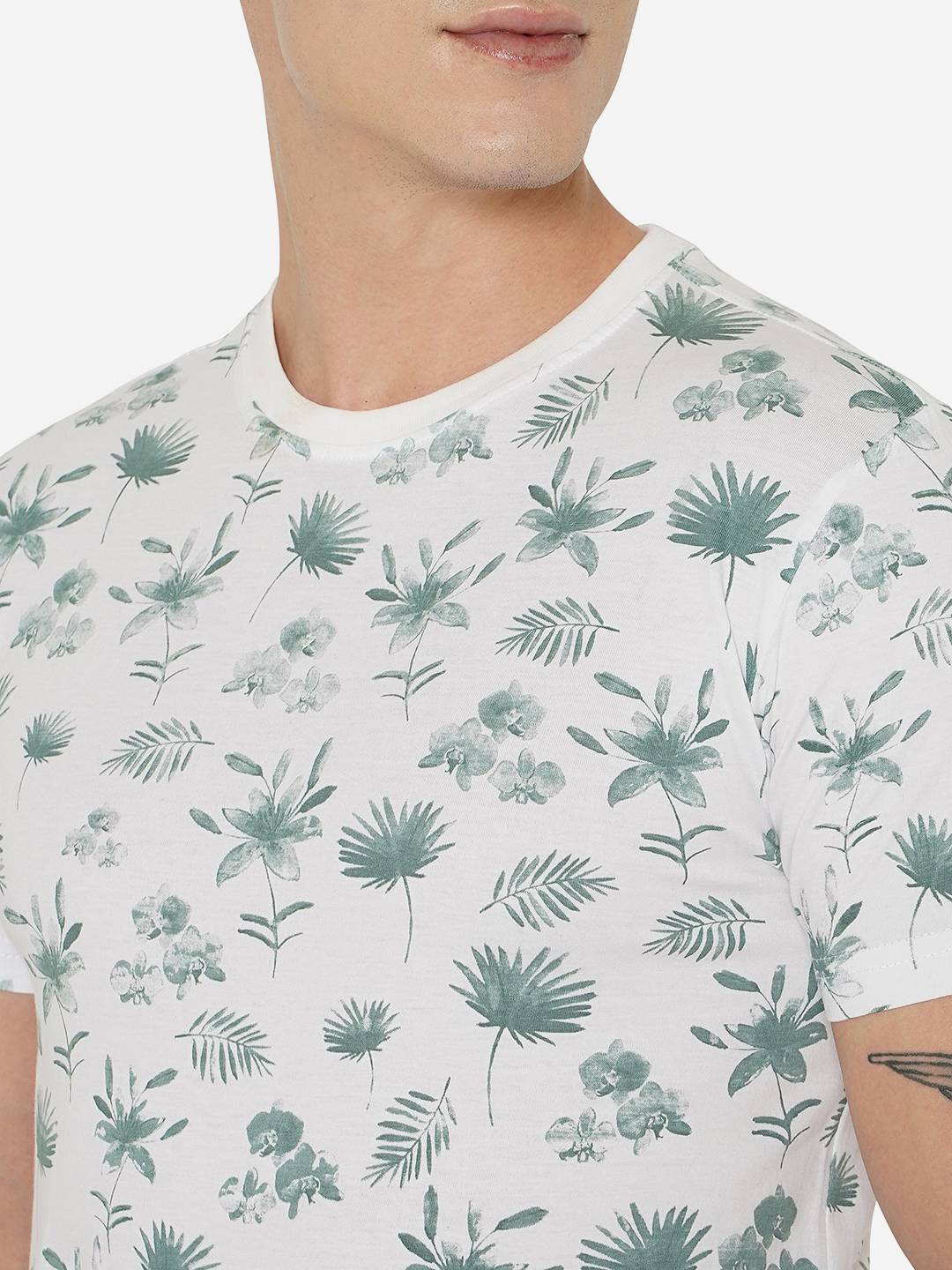 White & Green Printed Slim Fit T-Shirt | pehervi