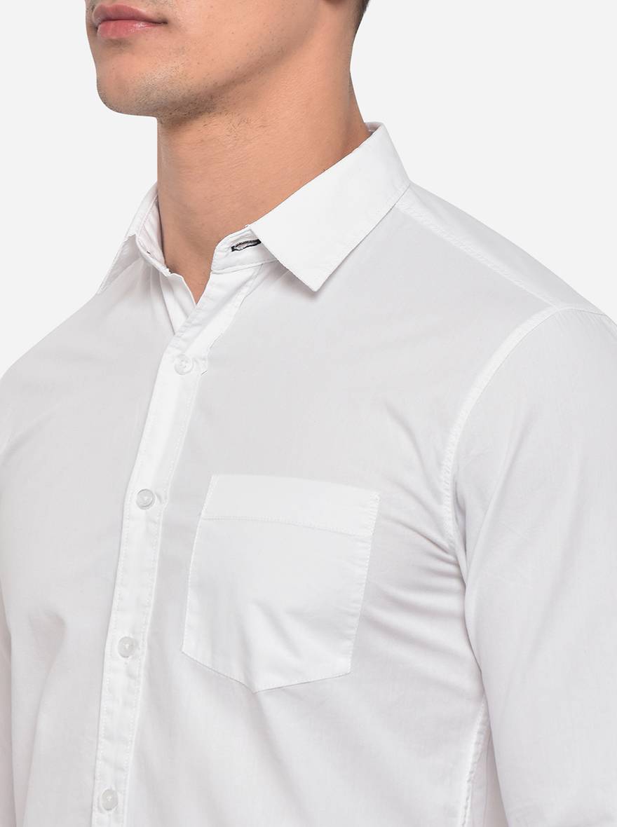 Bright White Solid Slim Fit Semi Casual Shirt | Pehervi