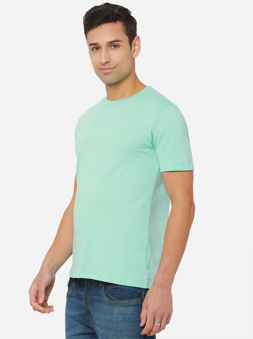 Yucca Green Solid Slim Fit T-Shirt | pehervi