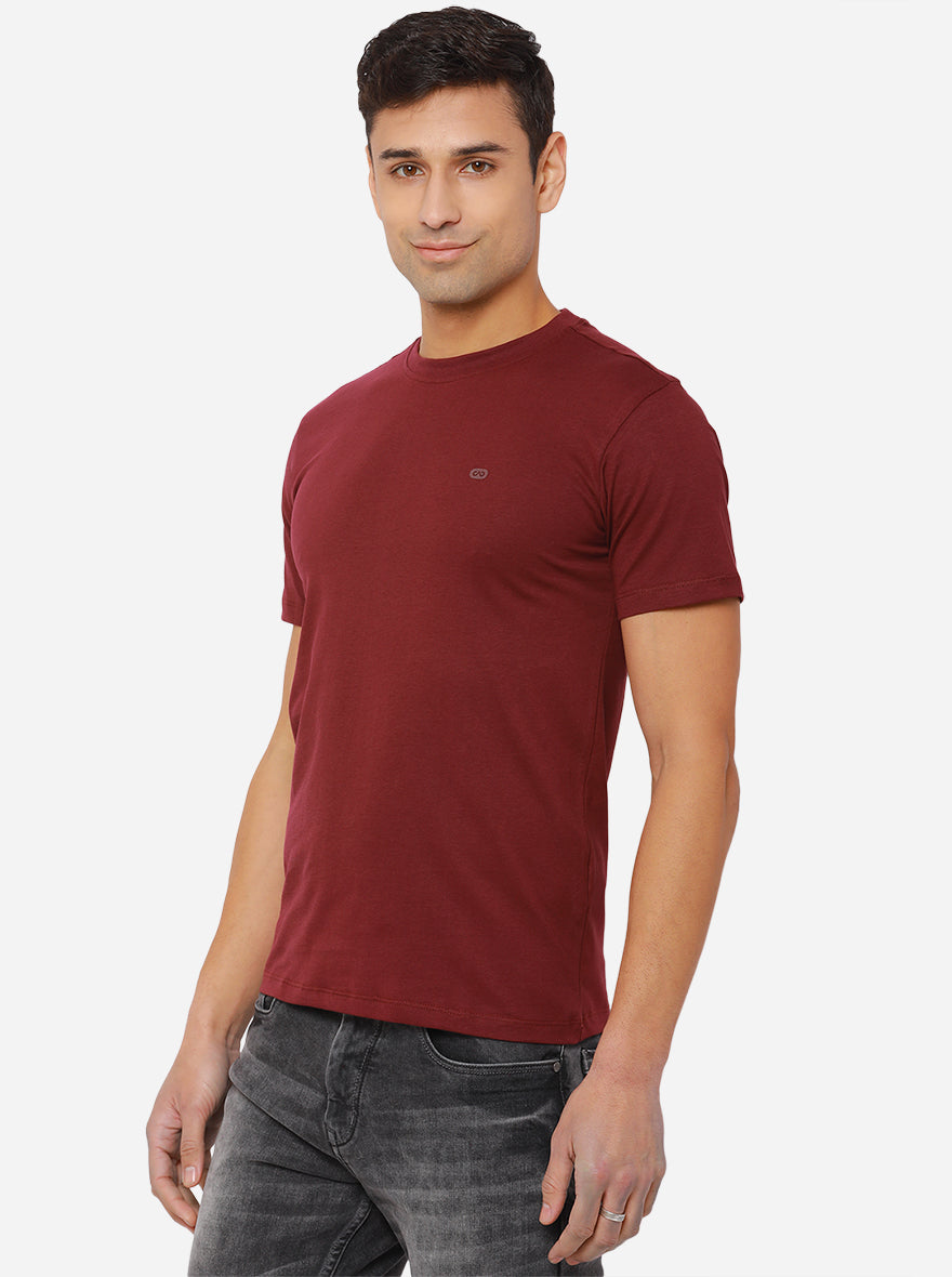 Rubby Red Solid Slim Fit T-Shirt | pehervi