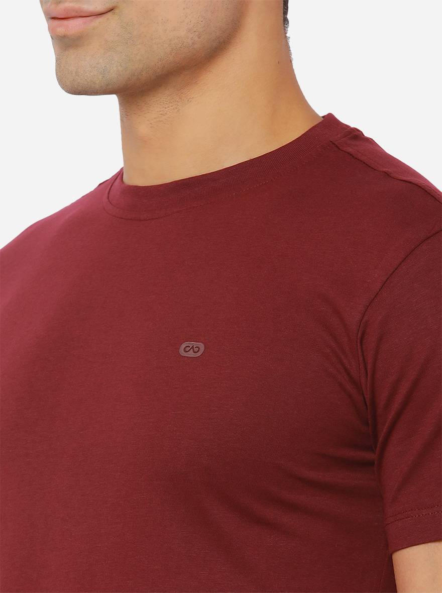 Rubby Red Solid Slim Fit T-Shirt | pehervi