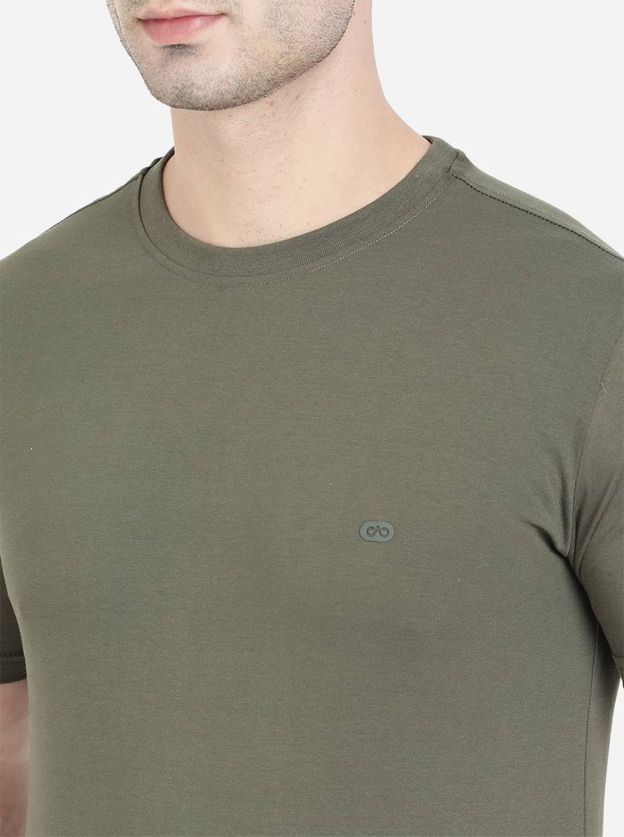 Olive Green Solid Slim Fit T-Shirt | pehervi