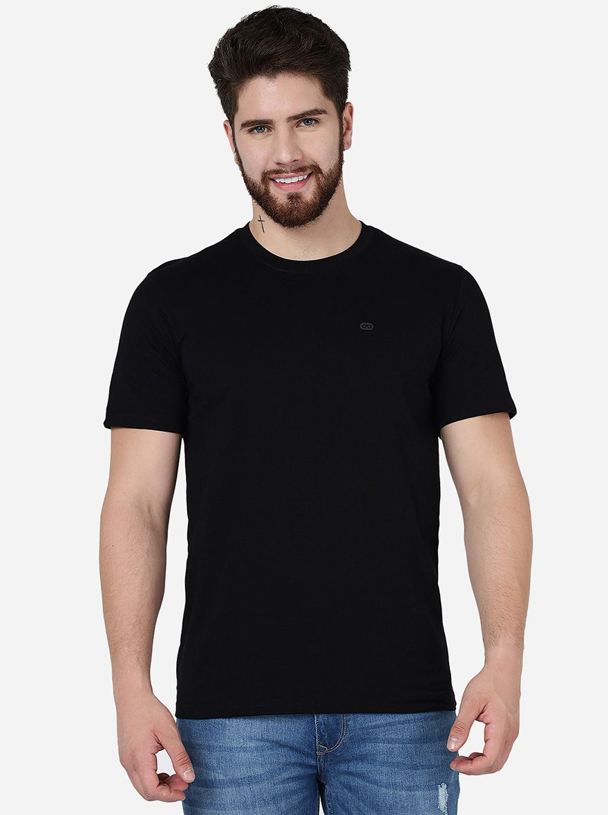 Black Solid Slim Fit T-Shirt | pehervi