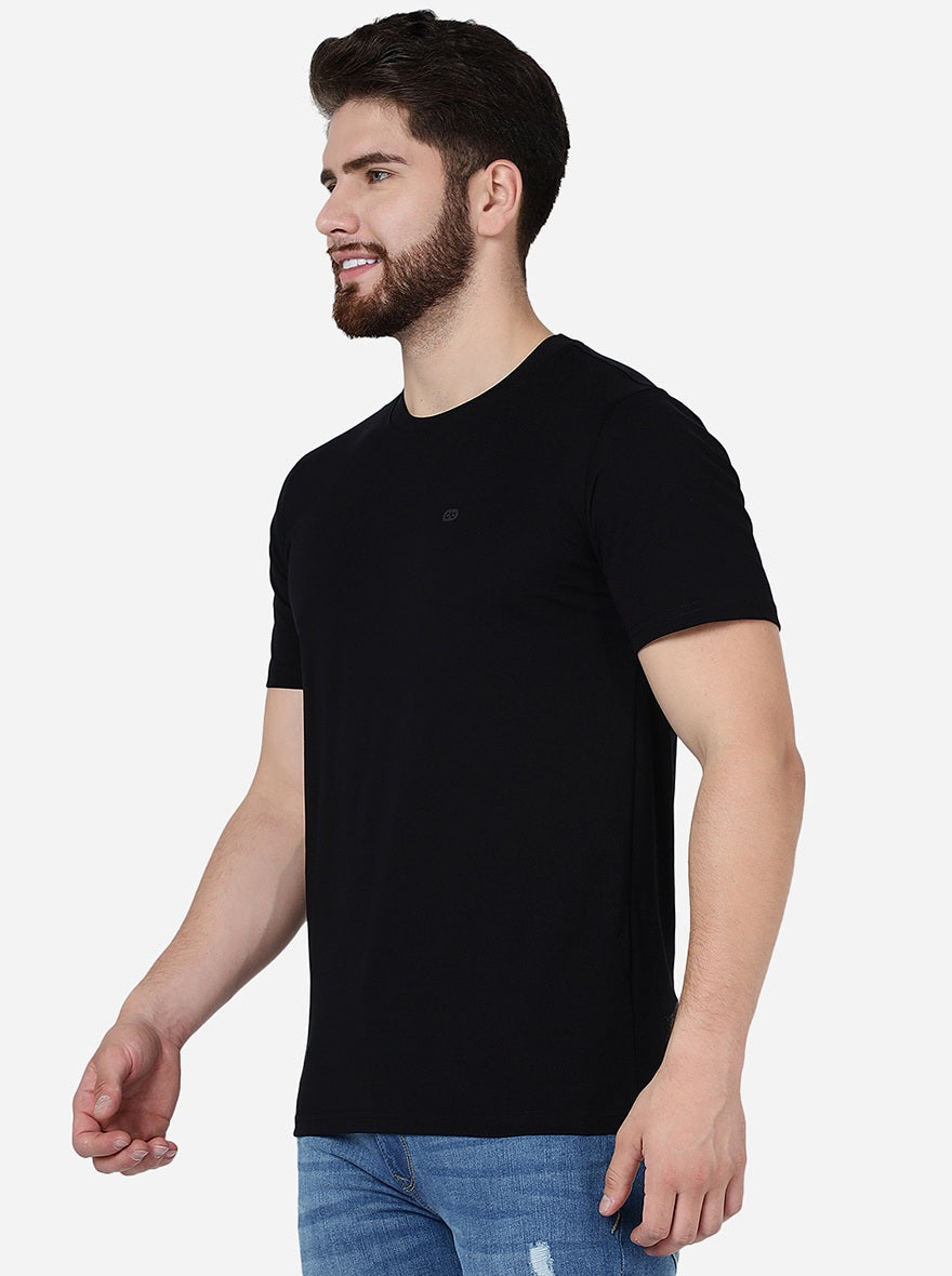Black Solid Slim Fit T-Shirt | pehervi