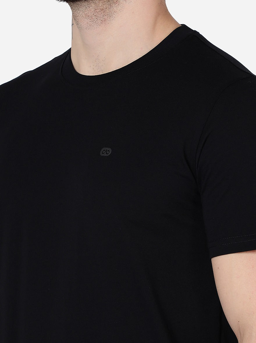 Black Solid Slim Fit T-Shirt | pehervi